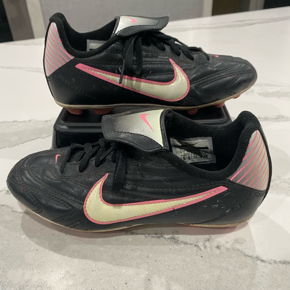 Soccer cleats